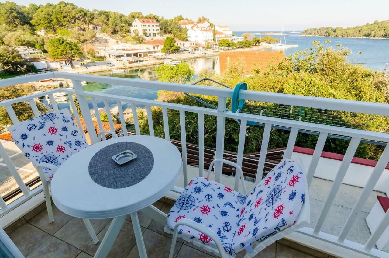 Apartments Lorena Mljet Pomena Extérieur photo